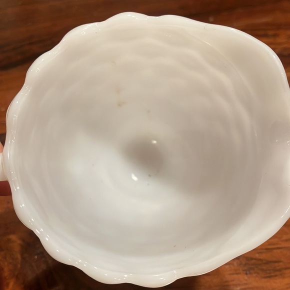 Vintage Milk glass cream & sugar set - Picture 7 of 10
